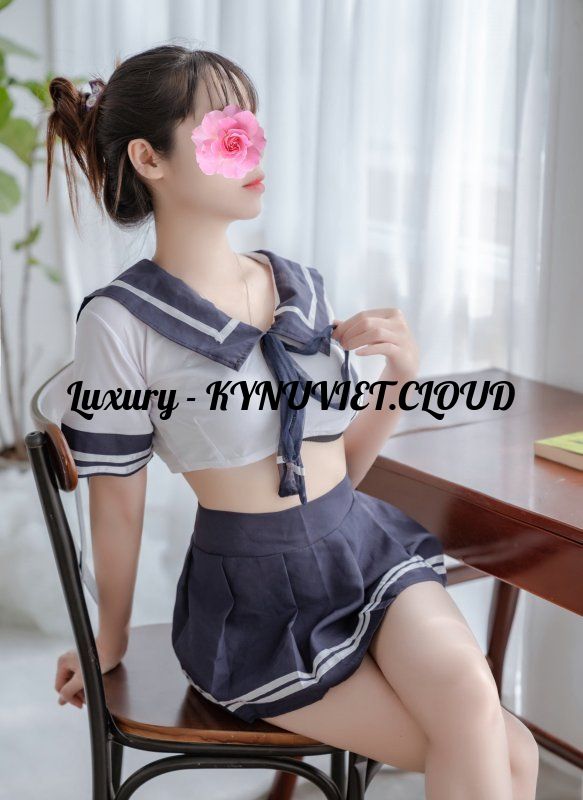 co-hoc-sinh-thuy-tien-dang-yeu-nong-bong-ngot-nuoc-danh-tang-ae-1668090-original.jpg