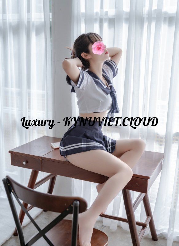 co-hoc-sinh-thuy-tien-dang-yeu-nong-bong-ngot-nuoc-danh-tang-ae-1668092-original.jpg