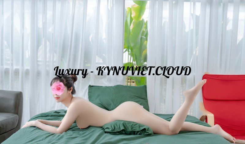 co-hoc-sinh-thuy-tien-dang-yeu-nong-bong-ngot-nuoc-danh-tang-ae-1668109-original.jpg